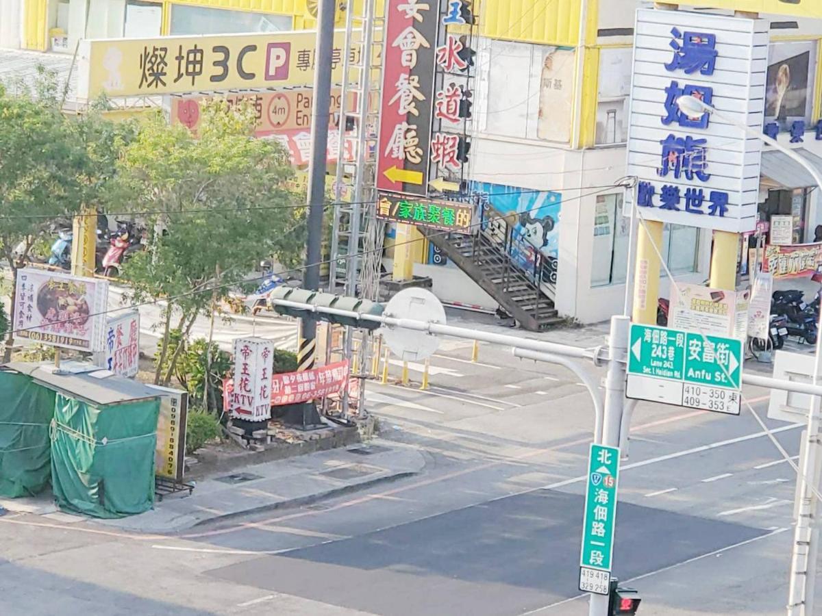 Hua Ku Hotel Tainan Zewnętrze zdjęcie