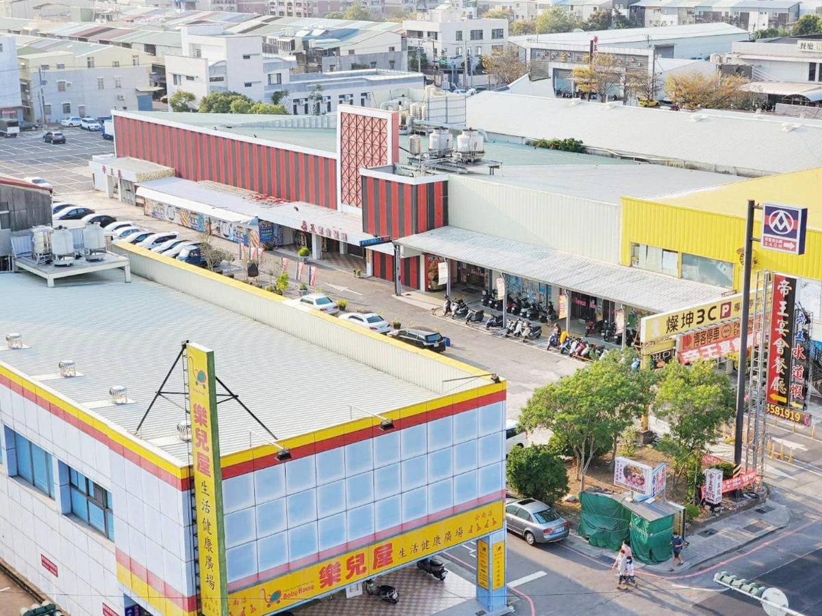 Hua Ku Hotel Tainan Zewnętrze zdjęcie