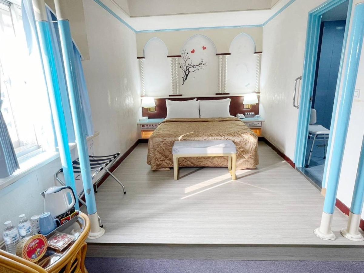 Hua Ku Hotel Tainan Zewnętrze zdjęcie