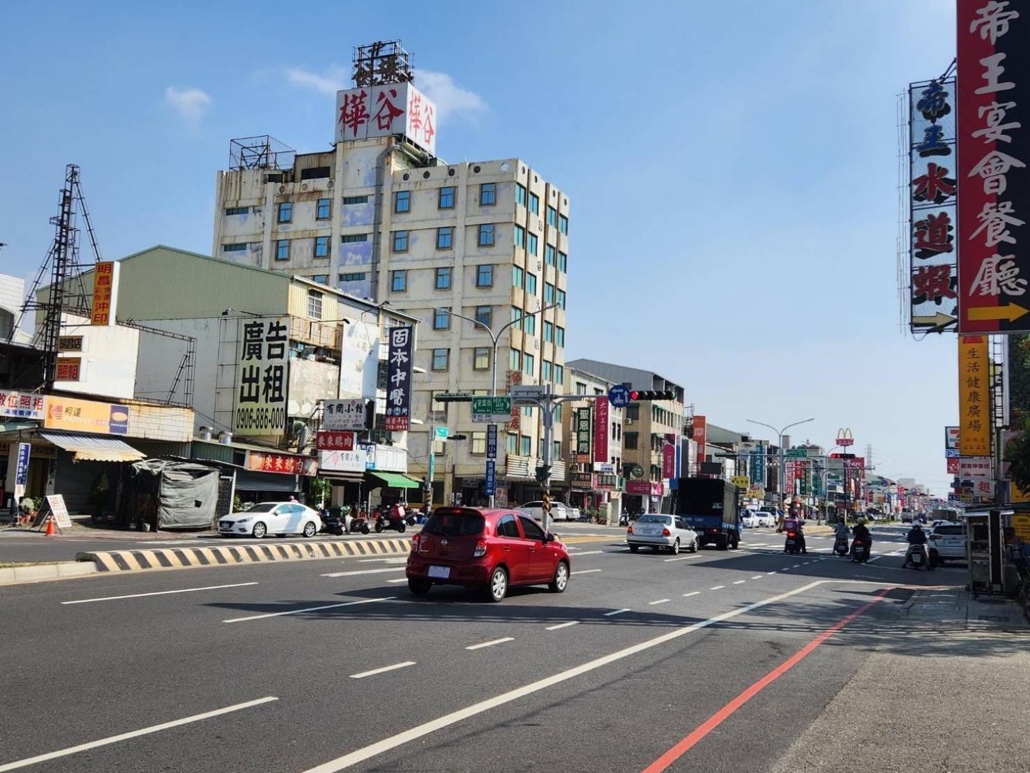 Hua Ku Hotel Tainan Zewnętrze zdjęcie